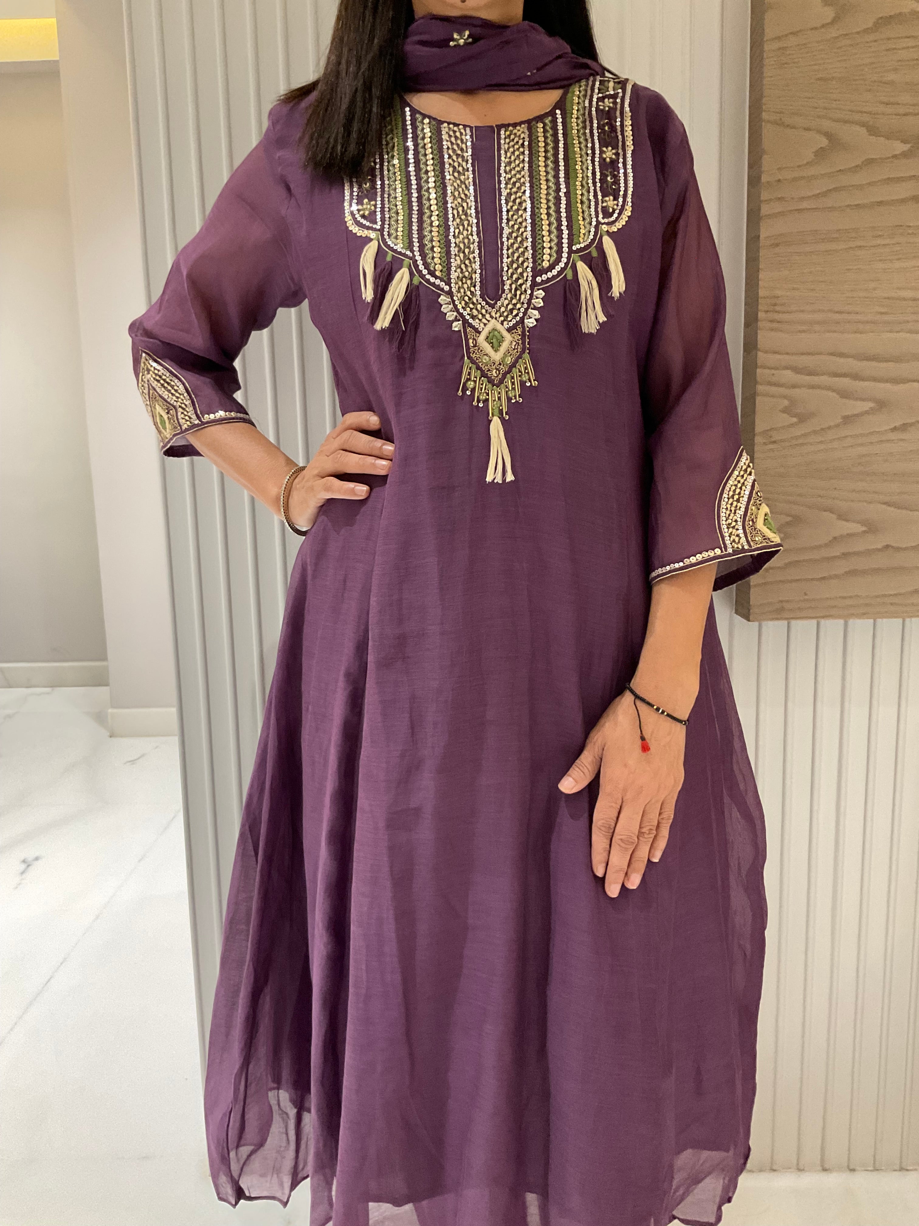 Bati Hand Work Mul Suit