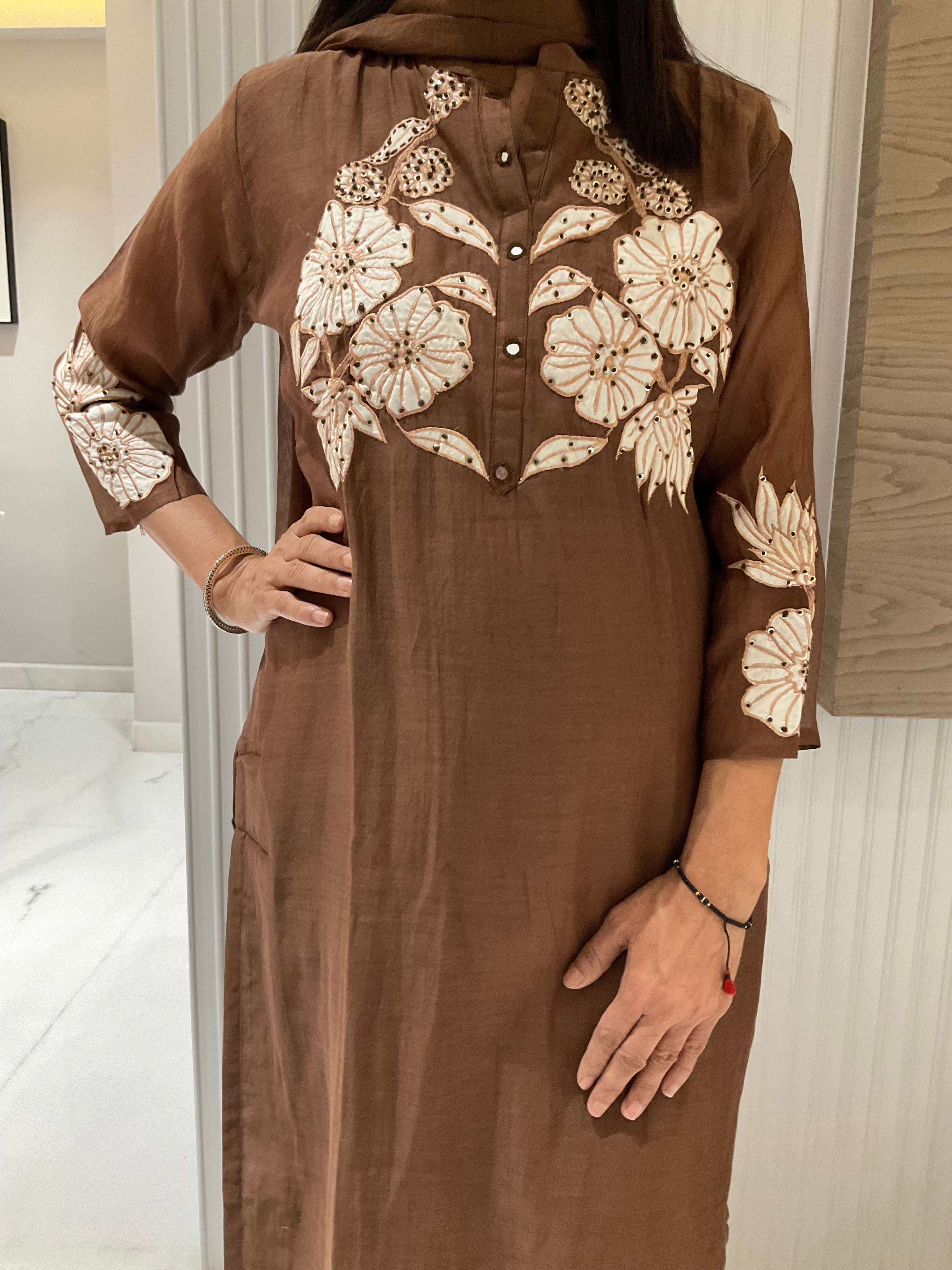 Applique Brown Mul Suit