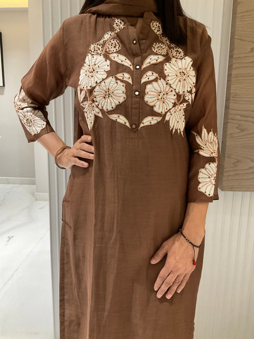 Applique Brown Mul Suit