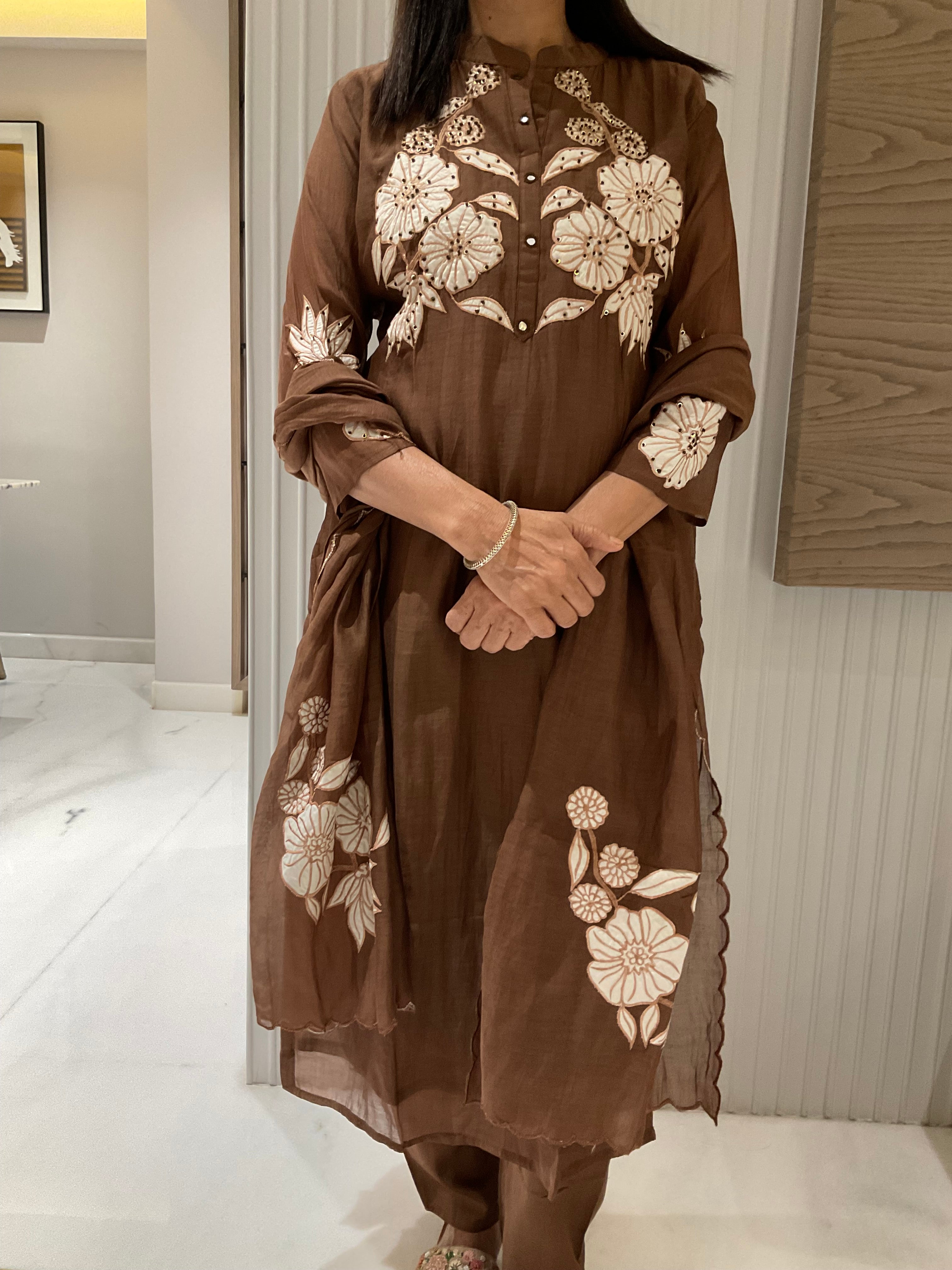 Applique Brown Mul Suit