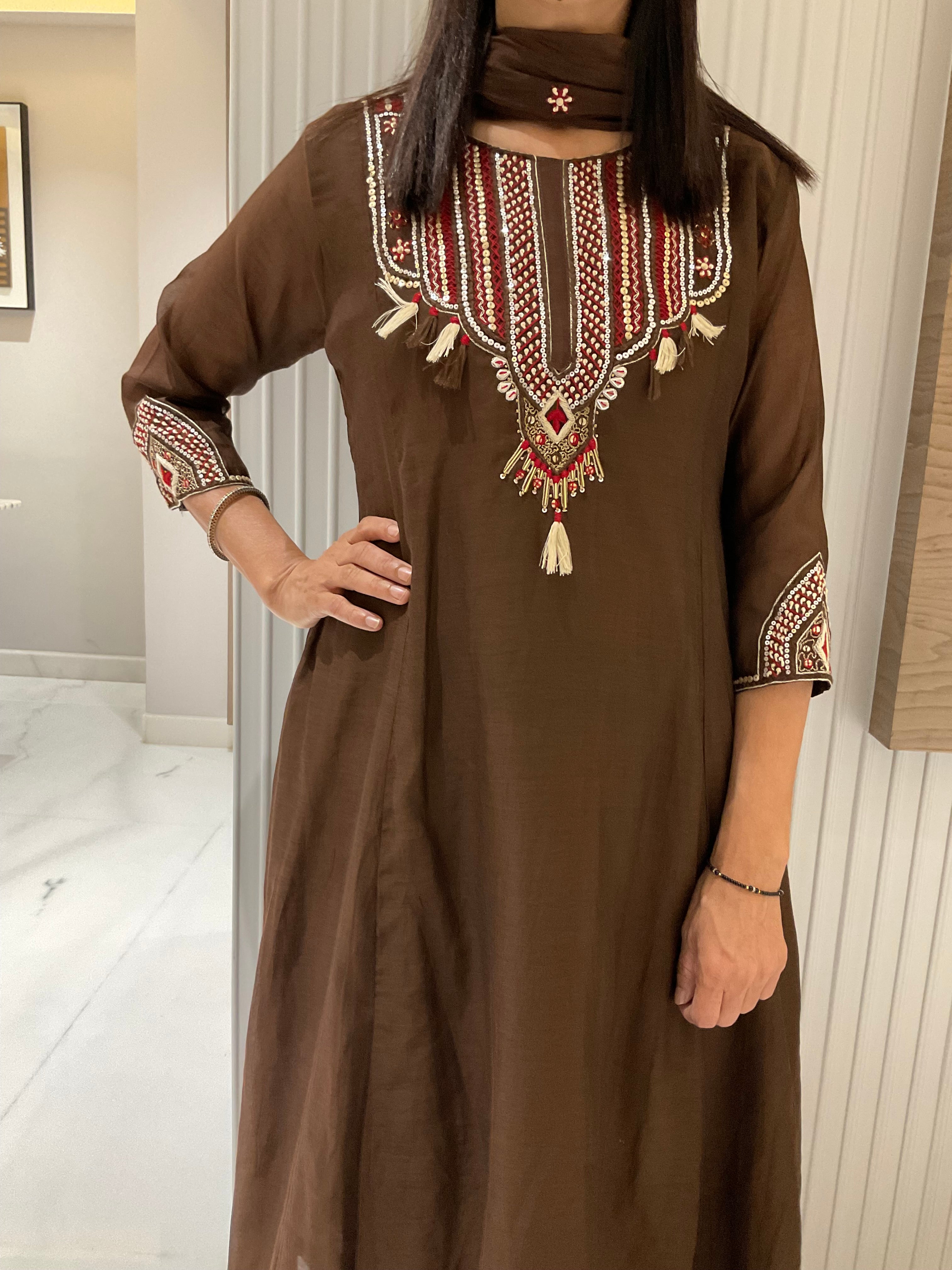 Bati Hand Work Mul Suit