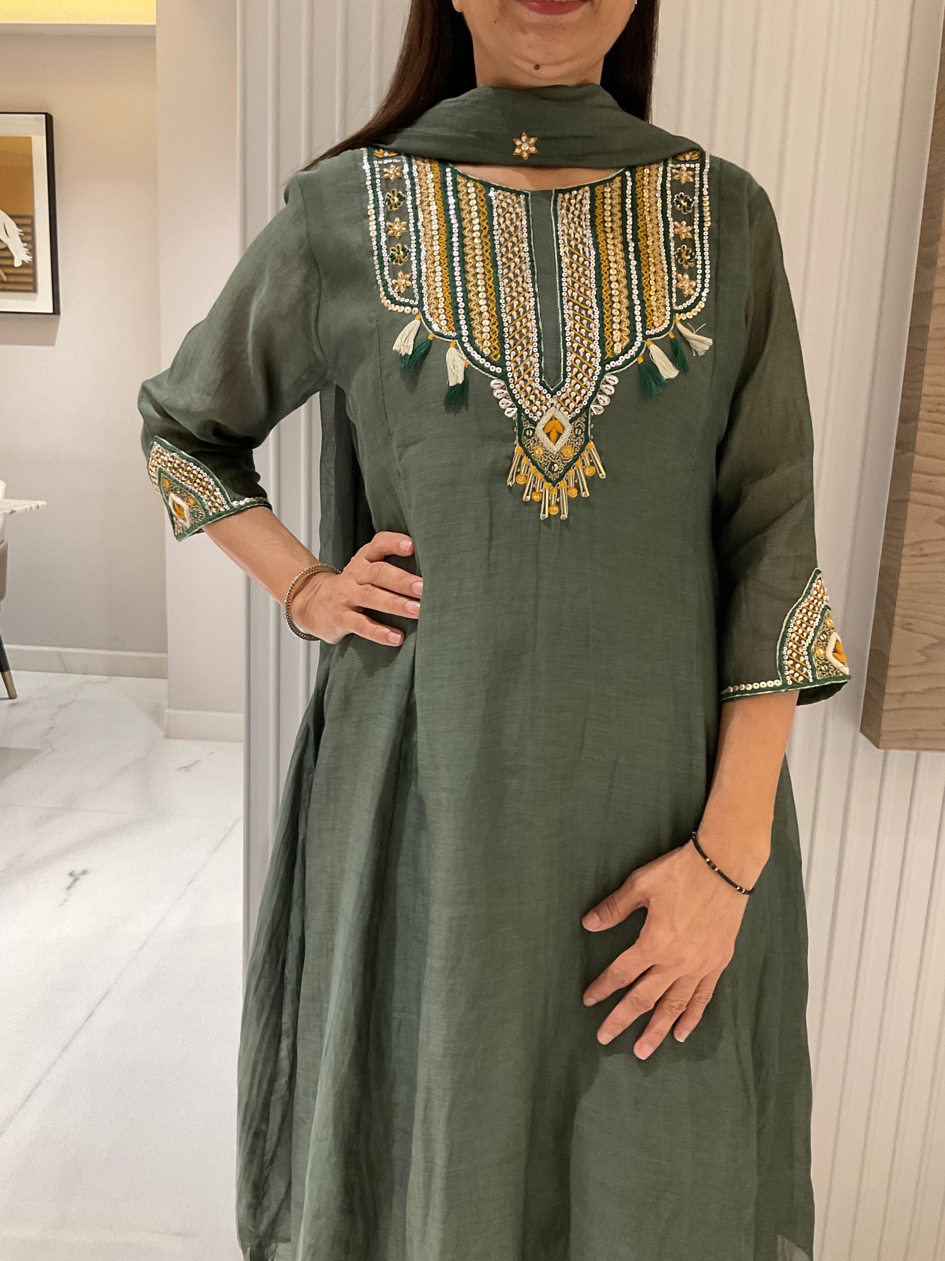 Bati Hand Work Mul Suit