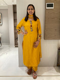 Subtle butti work suit